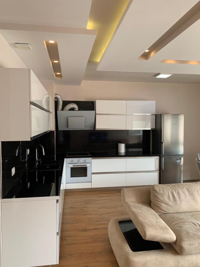 Haris Apartment Tirana No.5 ติรานา ภายนอก รูปภาพ