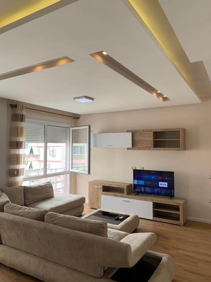 Haris Apartment Tirana No.5 ติรานา ภายนอก รูปภาพ