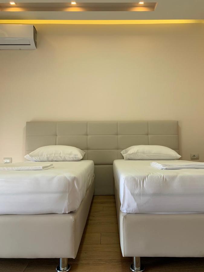 Haris Apartment Tirana No.5 ติรานา ภายนอก รูปภาพ